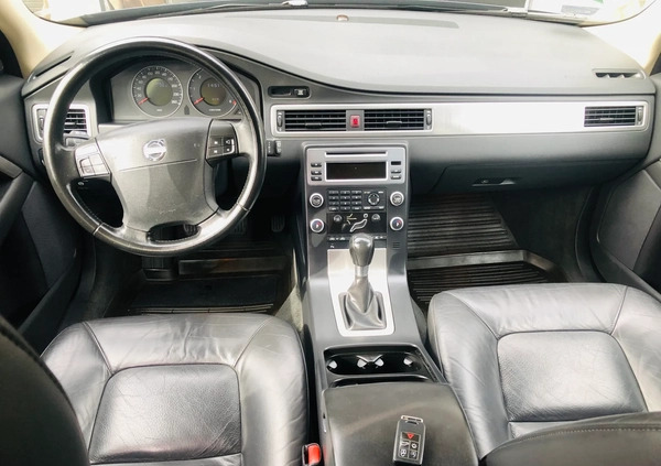 Volvo V70 cena 22900 przebieg: 217000, rok produkcji 2008 z Kielce małe 352